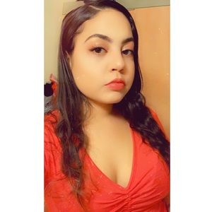 Meet your Posher, Selena